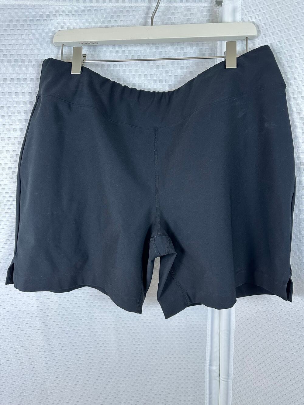 LUCY TECH Black Spandex Booty Running Shorts Pockets Womens XL